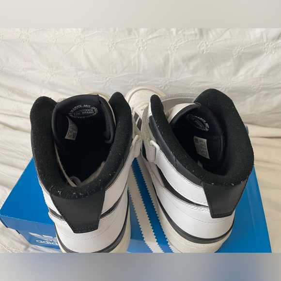 Mens Adidas Forum Mid sneakers - Picture 6 of 10